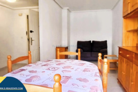 Apartamentas su terasa, Alicante provincijoje, Torrevieja mieste. 3 kambariai | 60 m² | 400 metrų ik