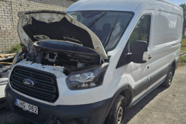 Nemokumo administratorius parduoda transporto priemonę Ford Transit