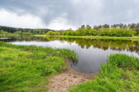 MŪRINIS DVIEJŲ AUKŠTŲ NAMAS