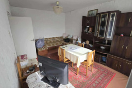 1 kambario butas 1 aukšte (galimybė keisti į didesnį + pinigai)