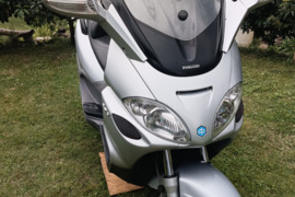 Piaggio X9, Motoroleris - Mopedas