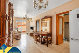 Apartamentas su terasa, Alicante provincijoje, Torrevieja mieste. 4 kambariai | 96 m² | 600 metrų ik