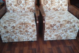 Dovanoju baldų komplektą ir pianiną RIGA