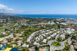 Statoma vila, Malaga provincijoje, Marbella mieste, Nueva Andalucia rajone. 6 kambariai | 488 m² | 3