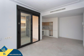 Apartamentas su bendru baseinu, Alicante provincijoje, Torrevieja mieste, Playa del Cura rajone. 3 k