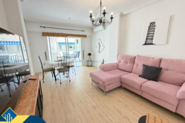 Renovuotas apartamentas su terasa, Alicante provincijoje, Torrevieja mieste, Playa del Cura rajone. 