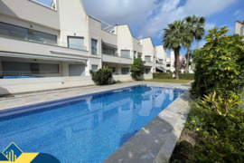Bungalas su bendru baseinu, Alicante provincijoje, Torrevieja mieste, Playa del Acequión rajone. 3 k