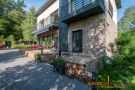 Akorus.lt - Namas miško apsuptyje, pirtis, baseinas