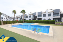Bungalas su bendru baseinu, Alicante provincijoje, Orihuela Costa mieste. 3 kambariai | 70 m² | 1.5 