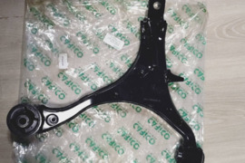 Honda cr-v 2005 apatinė svirtis