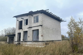 Parduodamas mūrinis 2 aukštų namas Rekyvoje