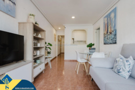 Renovuotas apartamentas su terasa, Alicante provincijoje, Torrevieja mieste. 3 kambariai | 67 m² | 2