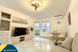 Renovuotas apartamentas su terasa, Alicante provincijoje, Torrevieja mieste, Playa del Cura rajone. 