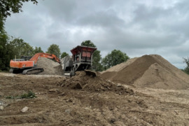 Pastatų griovimas , aplinkos tvarkymas smulkintuvo nuoma