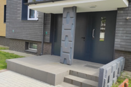 PARDUODAMAS 2 KAMBARIŲ BUTAS PAKRUOJYJE