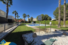 Vila su privačiu baseinu, Alicante provincijoje, Orihuela Costa mieste. 4 kambariai | 180 m² | 3.5 k
