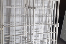 Parduodamos metalinės grotos atidaromos.