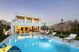 Vila su privačiu baseinu, Malaga provincijoje, Marbella mieste, Nueva Andalucia rajone. 6 kambariai 