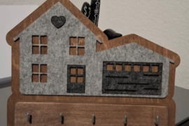 ???? Pakabinama medinė raktinė „NAMELIS“