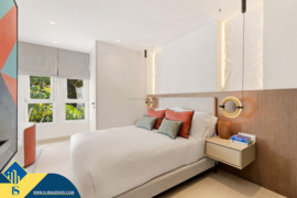 Renovuotas partamentas su terasa, Malaga provincijoje, Marbella mieste, Los Monteros rajone. 4 kamba