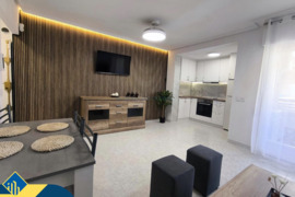 Renovuotas apartamentas su bendru baseinu, Alicante provincijoje, Torrevieja mieste. 2 kambariai | 4