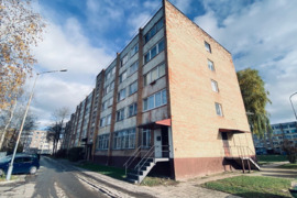 Mažeikiuose 3 aukšte Draugystės g. 16 parduodamas naujai įrengtas 2k butas