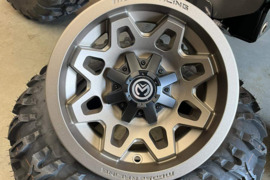 Lieti ratlankiai, R-12