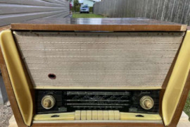 Radijas/patefonas “Latvia”