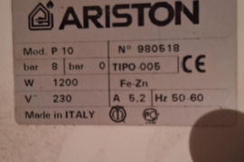 Naujas Ariston P10 elektrinis vandens šildytuvas