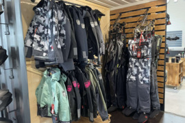 Finntrail, Kombinezonai