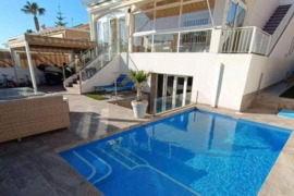 Vila su privačiu baseinu, Alicante provincijoje, Orihuela Costa mieste. 4 kambariai | 320 m² | 3 kil