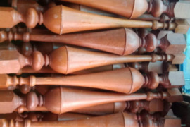 Mediniai laiptų turėklų kuoleliai