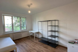 Vilniaus centre (!), Birželio 23-iosios g. (ypatingai žalioje ir vertinamoje Naujamiesčio vietoje), 