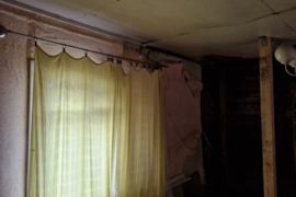 Parduodama namo dalis su statybinėmis medž. ir puspriekabę