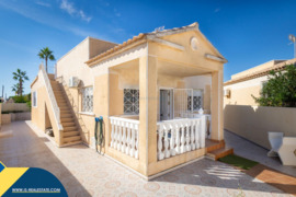 Namas su bendru baseinu, Alicante provincijoje, Torrevieja mieste, Torreta rajone. 3 kambariai | 55 