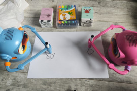 Naujas Mokomasis Piešimo robotas su muzika ir kortelėmis