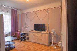 Parduodamas labai pigiai 2-jų kambarių butas