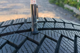 Parduodu naudotas žiemines padangas 235/60 R18