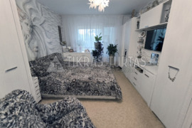 Butas 3 k su holu Klaipėda, Nidos g. 15