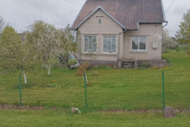 Namas Mažeikių r. sav., Ukrinai, Varduvos g.