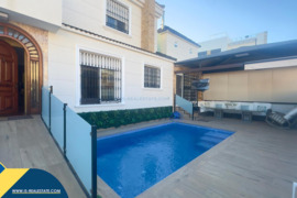 Namas su privačiu baseinu, Alicante provincijoje, Orihuela Costa mieste. 5 kambariai | 160 m² | 700 