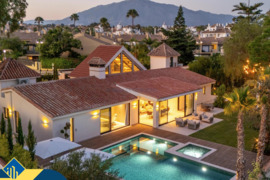 Renovuota vila su privačiu baseinu, Malaga provincijoje, Marbella mieste, Puerto Banús rajone. 6 kam