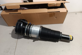 Priekinė pneumatinė (oro) pagalvė su amortizatoriumi A6 C7, A7, A8 D4. Turime vietoje! 4H0616039R 4H