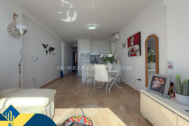 Renovuotas penthouse apartamentas netoli jūros, Alicante provincijoje, Torrevieja mieste. 3 kambaria