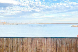 Renovuotas apartamentas su terasa, Alicante provincijoje, Torrevieja mieste, Playa del Acequión rajo