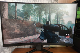 Žaidimų kompiuteris + lenktas MSI 180 Hz monitorius + Razer klaviatūra