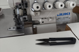 Siuvėja,siuvu namuose