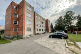 Dariaus ir Girėno g. 26, Gruzdžiuose, parduodamas erdvus 3 kambarių butas 1-ame aukšte, puikiai tink