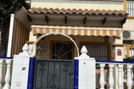 Duplex namas su bendru baseinu, Alicante provincijoje, Torrevieja mieste, Los Balcones rajone. 3 kam