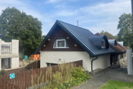 Pastatas Druskininkų miesto centre prieš Druskionio ežerą